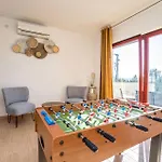 Gorgeous In Svfilip I Jakov With Sauna Ferienhaus Sveti Filip i Jakov