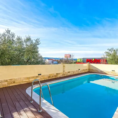 Gorgeous In Svfilip I Jakov With Sauna Holiday home Sveti Filip i Jakov