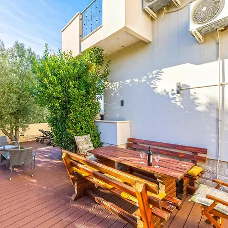 Holiday home Beautiful In Sv,filip I Jakov With Sauna