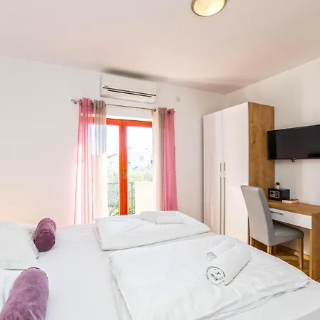 Gorgeous In Svfilip I Jakov With Sauna * Sveti Filip i Jakov