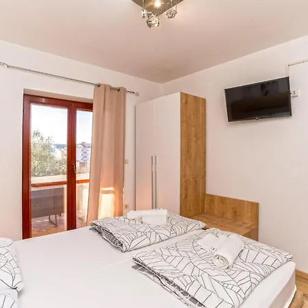 Holiday home Beautiful In Sv,filip I Jakov With Sauna *