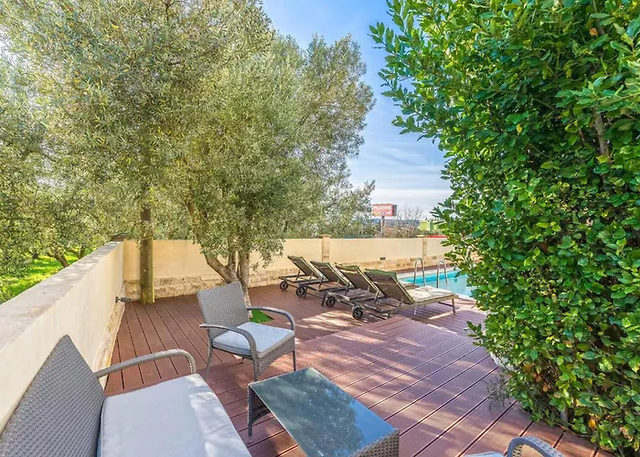 Amazing In Svfilip I Jakov Nyaraló